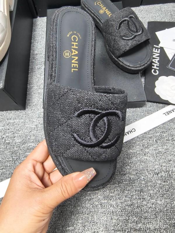 2025 Slippers Chanel Black Fabric Slippers