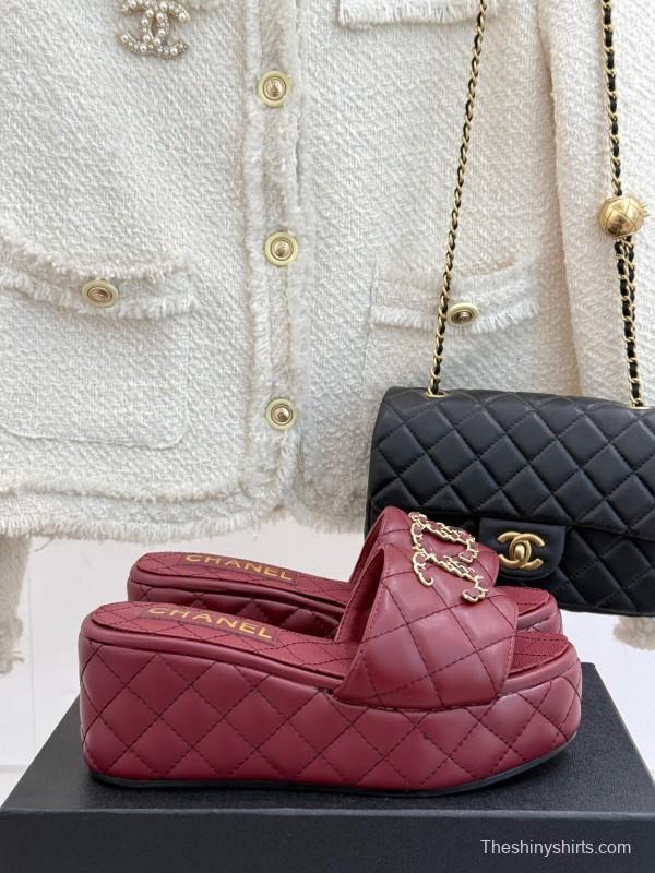 2025 Women Chanel Burgundy Leather Slippers Quilted Double C