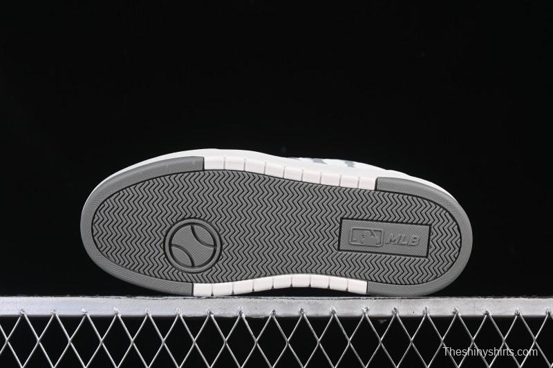 New York Yankees Bigball Chunky Embo Monogram Platform Sneakers - 3ASXE035N50GRS